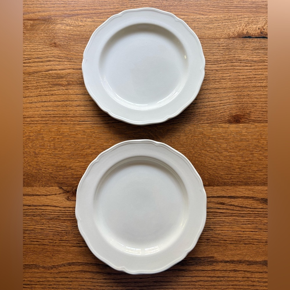 J&G Meakin Royal Staffordshire Heirloom Ironstone White set of 2 Plates ~10.5 in